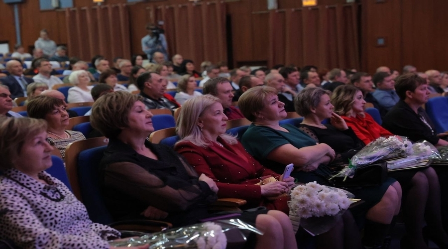 Сегодня в Старом Осколе чествовали лучших работников сельского хозяйства и перерабатывающей промышленности